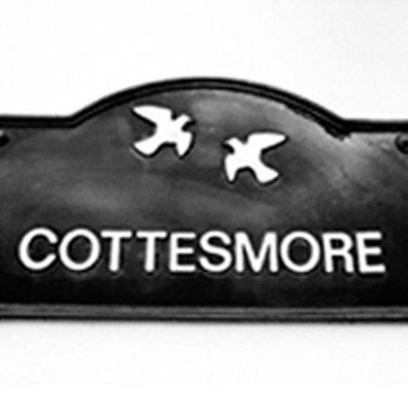 Cottesmore Bed And Breakfast Бушмілс Екстер'єр фото