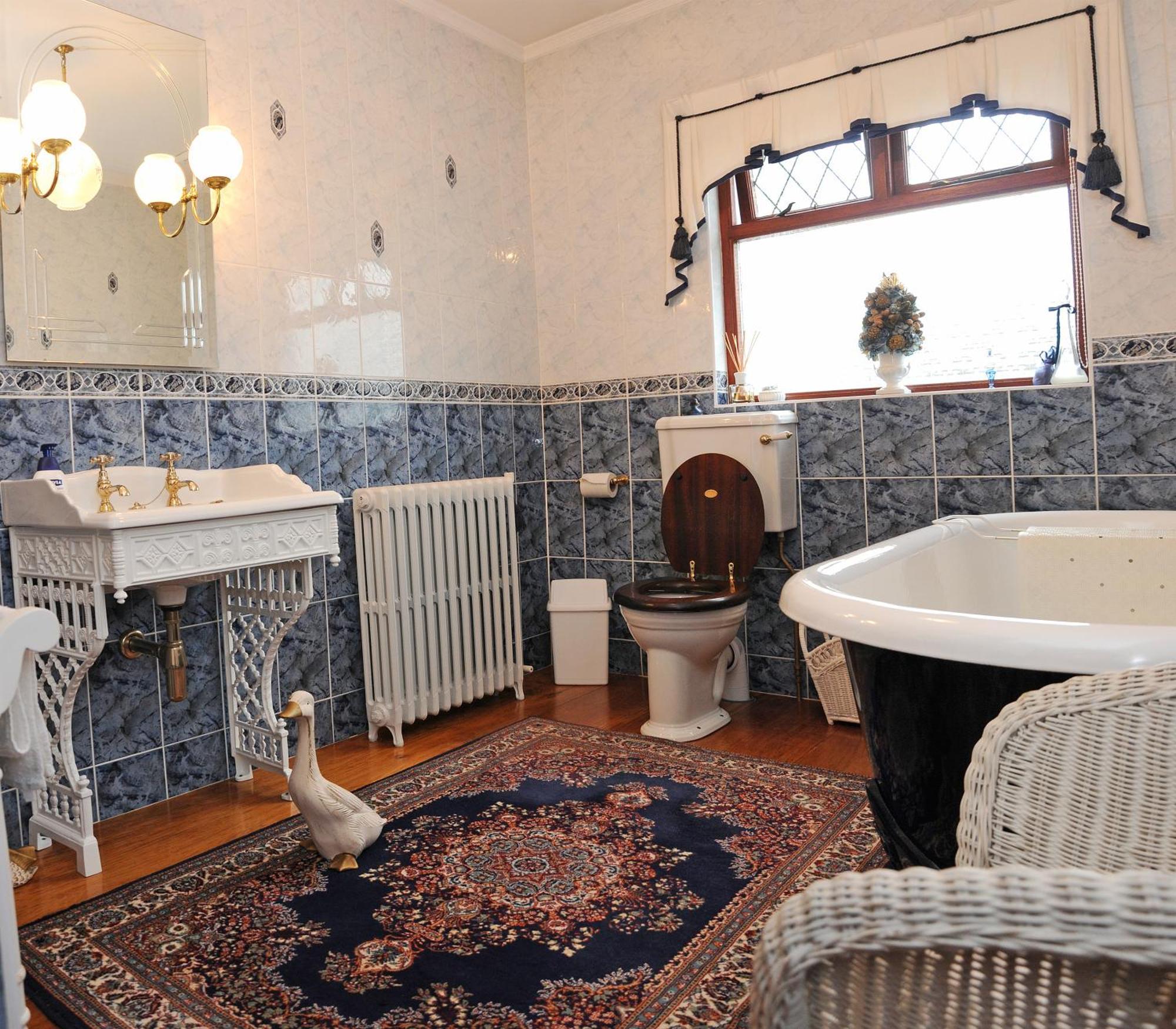 Cottesmore Bed And Breakfast Бушмілс Екстер'єр фото